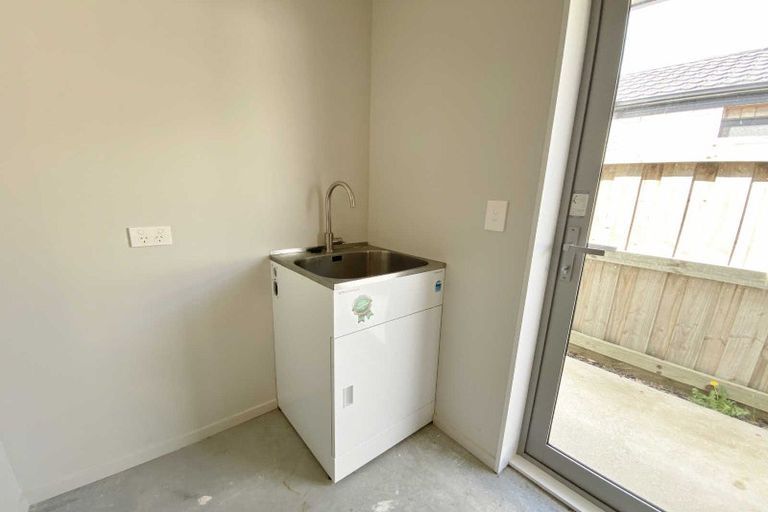 Photo of property in 11 Fairbairn Close, Halswell, Christchurch, 8025