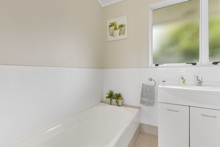 Photo of property in 13 Grange Park Avenue, Raumati South, Paraparaumu, 5032