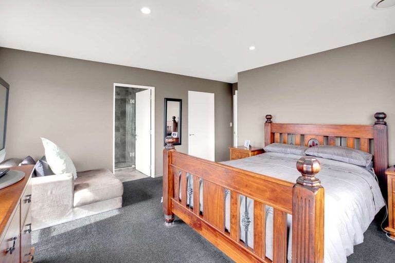 Photo of property in 15 Riverside Way, Amberley, 7410