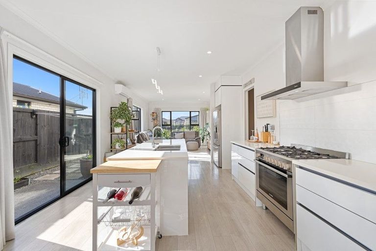 Photo of property in 14 Wyrall Way, Chartwell, Hamilton, 3210