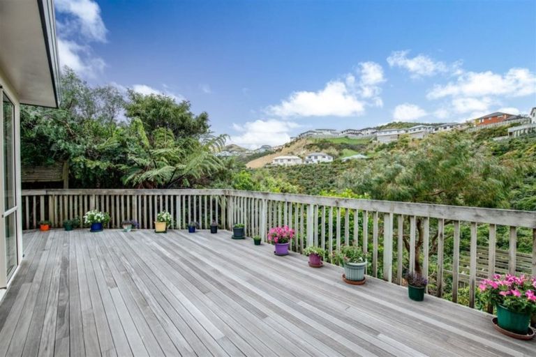 Photo of property in 34 Amesbury Drive, Churton Park, Wellington, 6037