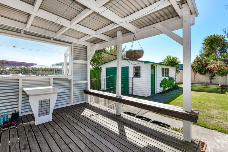 Photo of property in 38 Folkestone Drive, Flaxmere, Hastings, 4120