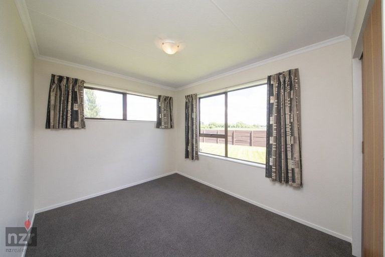 Photo of property in 37 Humphries Place, Awapuni, Palmerston North, 4412