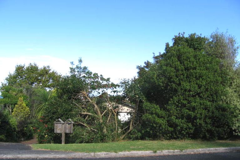 Photo of property in 2/99 Hebron Road, Waiake, Auckland, 0630