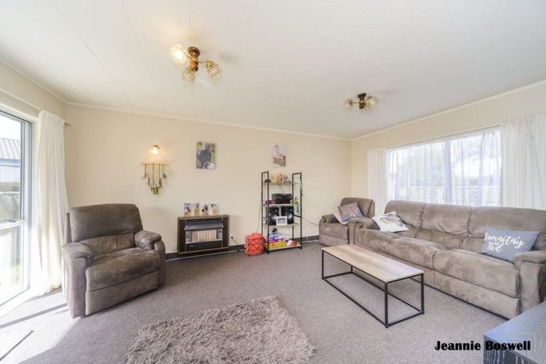 Photo of property in 25 Chadwick Place, Highbury, Palmerston North, 4412