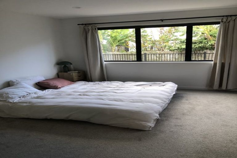 Photo of property in 15 Pohewa Road, Silverdale, 0932