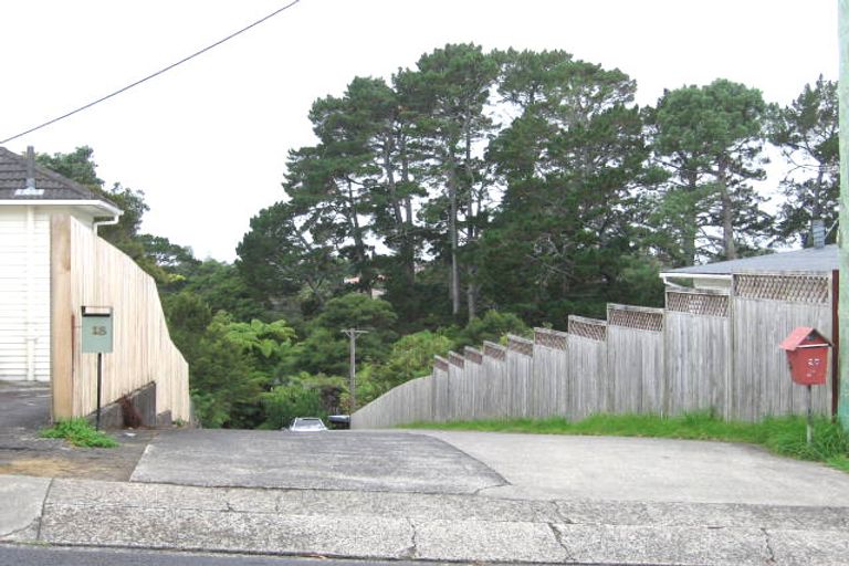 Photo of property in 20 Crystal Avenue, Glendene, Auckland, 0602