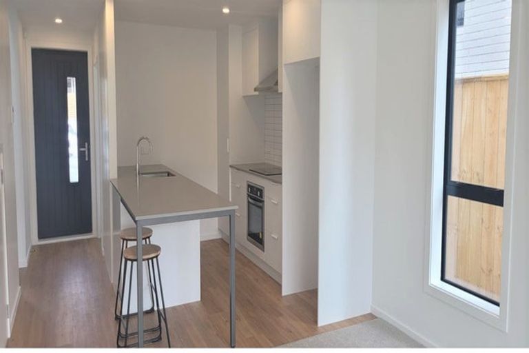 Photo of property in 11/27 Main Road, Wainuiomata, Lower Hutt, 5014