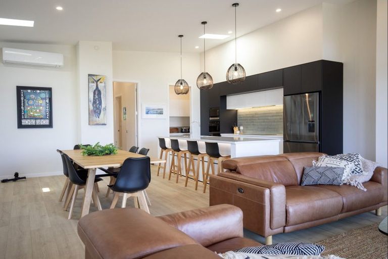 Photo of property in 2a Marine Parade, Raglan, 3225