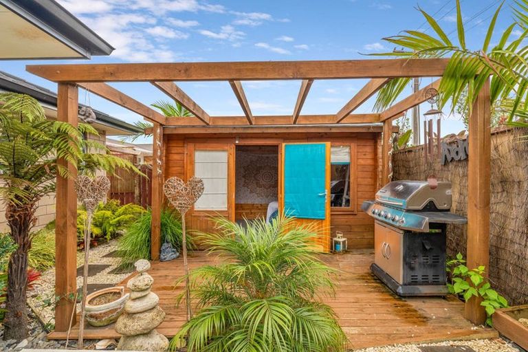 Photo of property in 22 Colombo Road, Waiuku, 2123