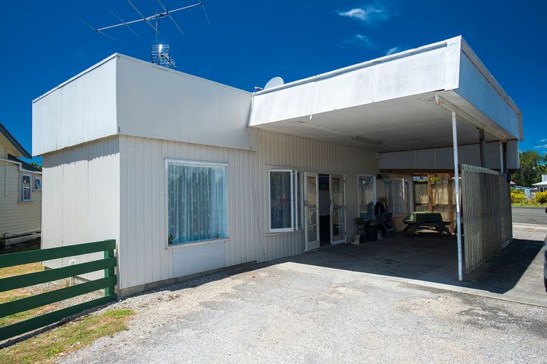 Photo of property in 152 Onslow Road, Patutahi, Gisborne, 4072