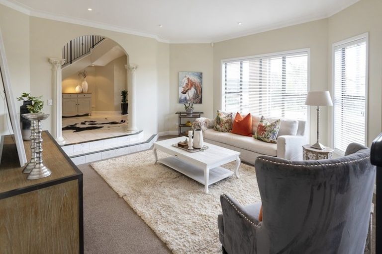 Photo of property in 1 St Elmo Rise, Shamrock Park, Auckland, 2016