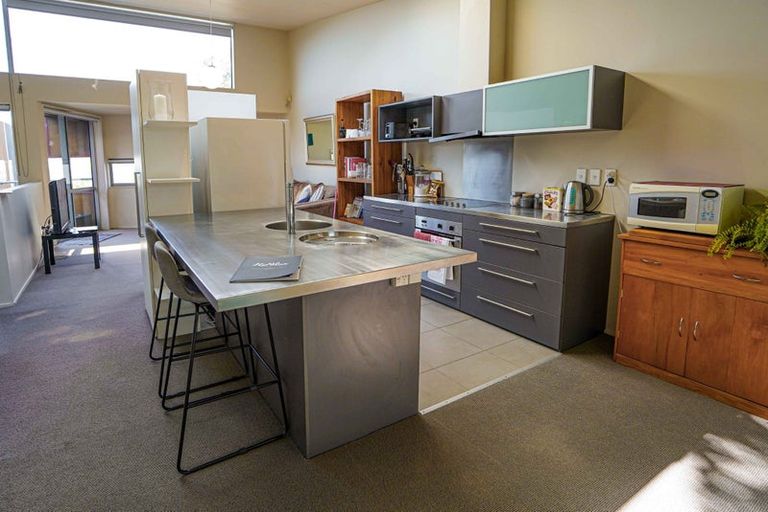 Photo of property in 9b Onslow Road, Khandallah, Wellington, 6035