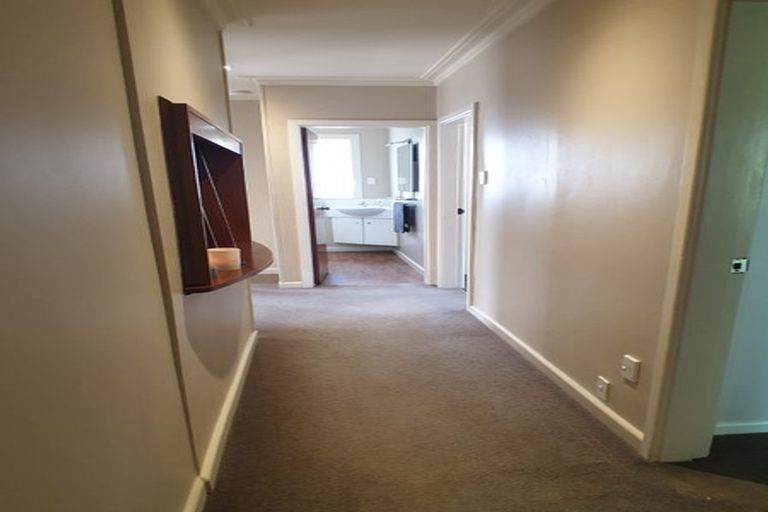 Photo of property in 37 Acacia Avenue, Upper Riccarton, Christchurch, 8041