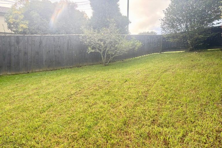 Photo of property in 1/31 Captain Scott Road, Glen Eden, Auckland, 0602