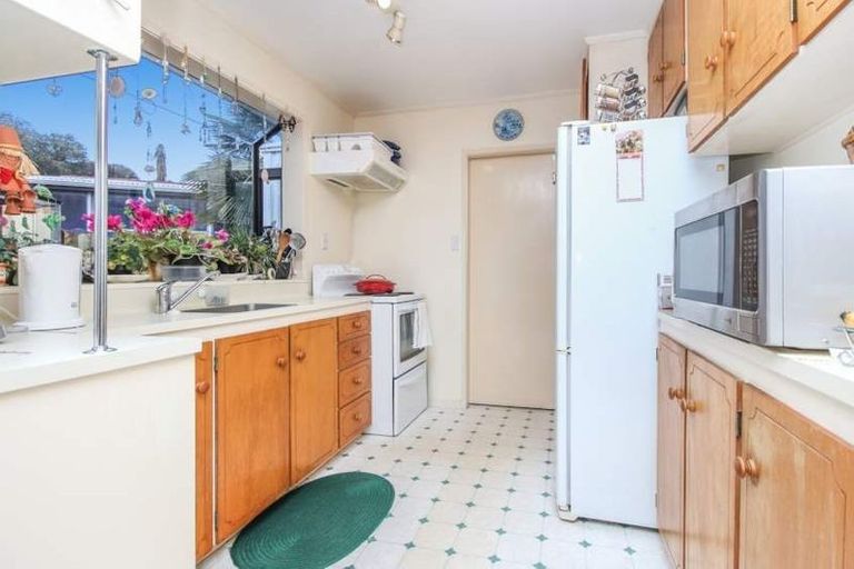 Photo of property in 94 Sunvue Road, Glen Eden, Auckland, 0602