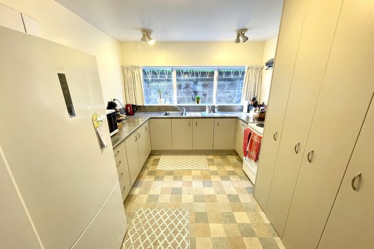 Photo of property in 3/88 Lake Road, Northcote, Auckland, 0627