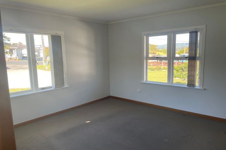 Photo of property in 38 Awaroa Road, Sunnyvale, Auckland, 0612