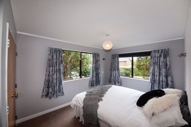 Photo of property in 75 Halswater Drive, Churton Park, Wellington, 6037