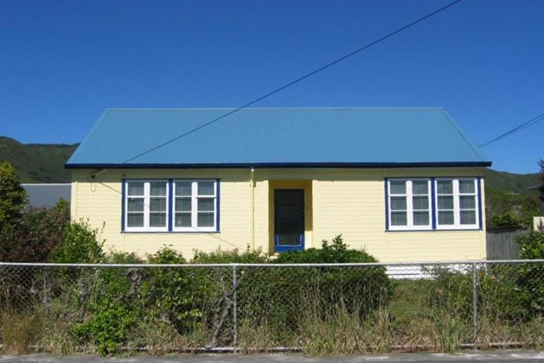 Photo of property in 28 Rata Street, Naenae, Lower Hutt, 5011