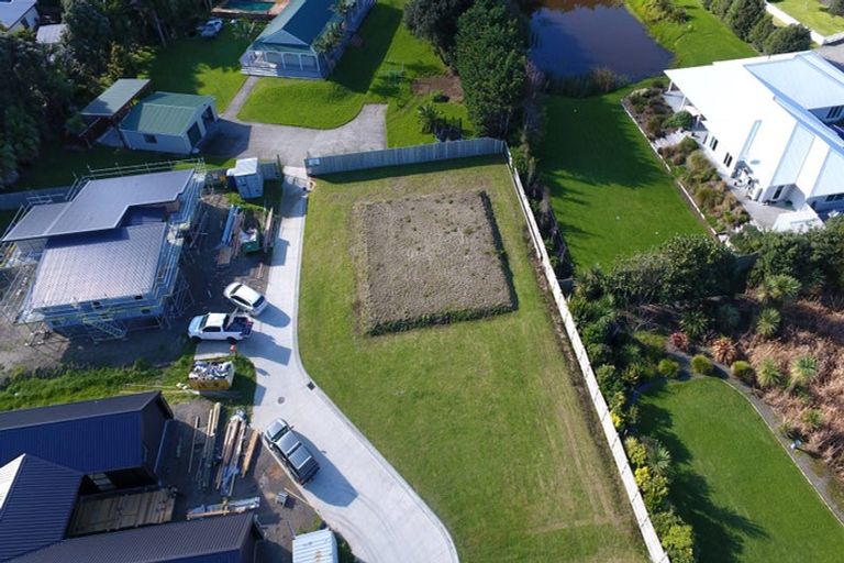 Photo of property in 41 Titoki Road, Waikanae Beach, 5036