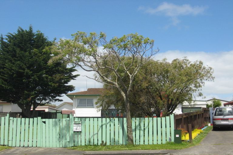 Photo of property in 24 Bundena Place, Clendon Park, Auckland, 2103