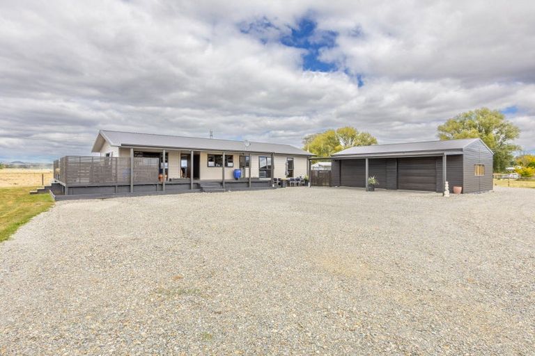 Photo of property in 1 Elm Place, Waipukurau, 4284
