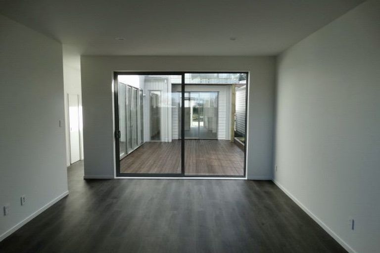 Photo of property in 5 Pihoihoi Place, Hobsonville, Auckland, 0616