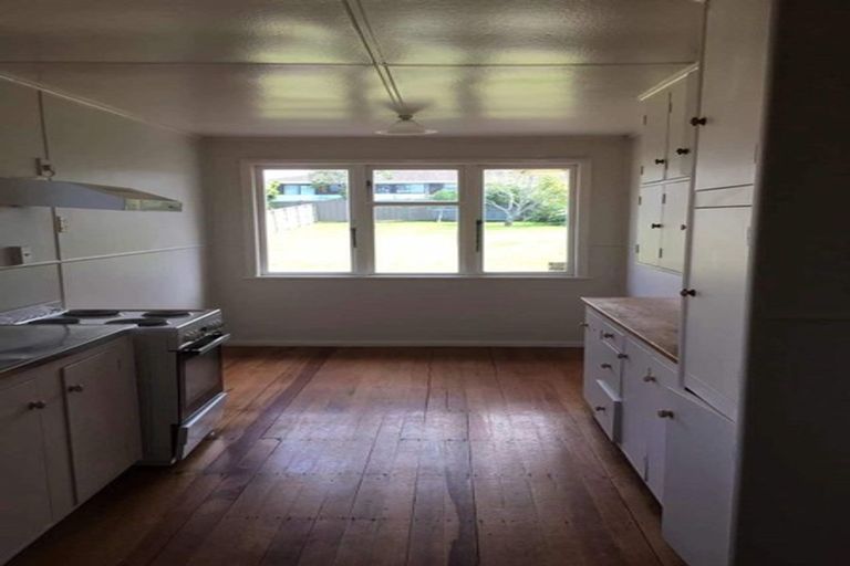 Photo of property in 40 Wattle Street, New Lynn, Auckland, 0600