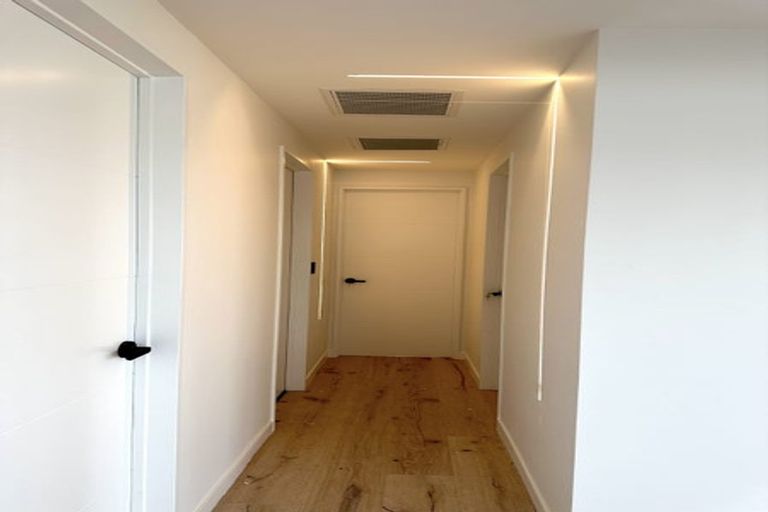 Photo of property in 1/45 Rothesay Bay Road, Rothesay Bay, Auckland, 0630