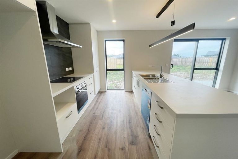 Photo of property in 28b Hilton Drive, Amberley, 7410