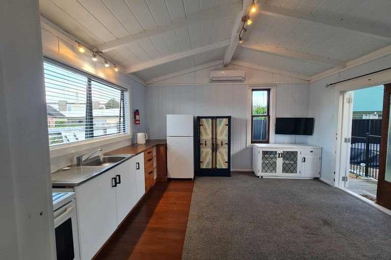 Photo of property in 27 Lowther Place, Taradale, Napier, 4112