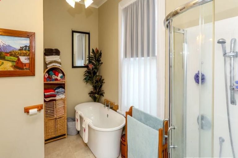 Photo of property in 21 Harriet Place, Whalers Gate, New Plymouth, 4310