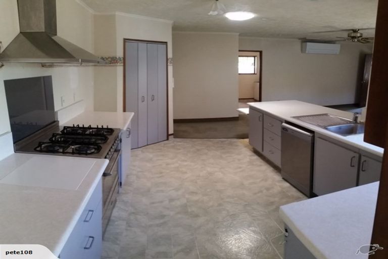 Photo of property in 29 Lowther Place, Taradale, Napier, 4112