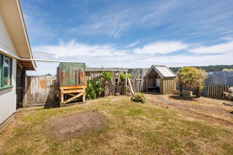 Photo of property in 1941 Parewanui Road, Parewanui, Bulls, 4894
