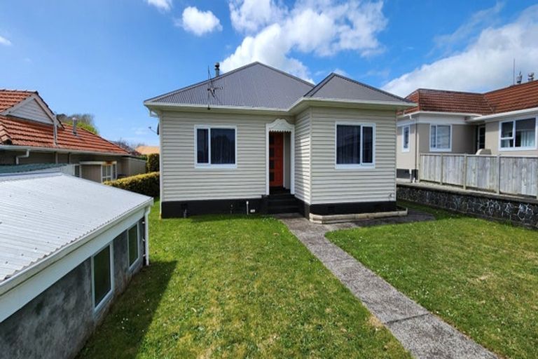 Photo of property in 107 Brooklands Road, Brooklands, New Plymouth, 4310