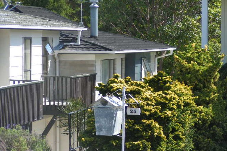 Photo of property in 1/27 Knightsbridge Drive, Forrest Hill, Auckland, 0620