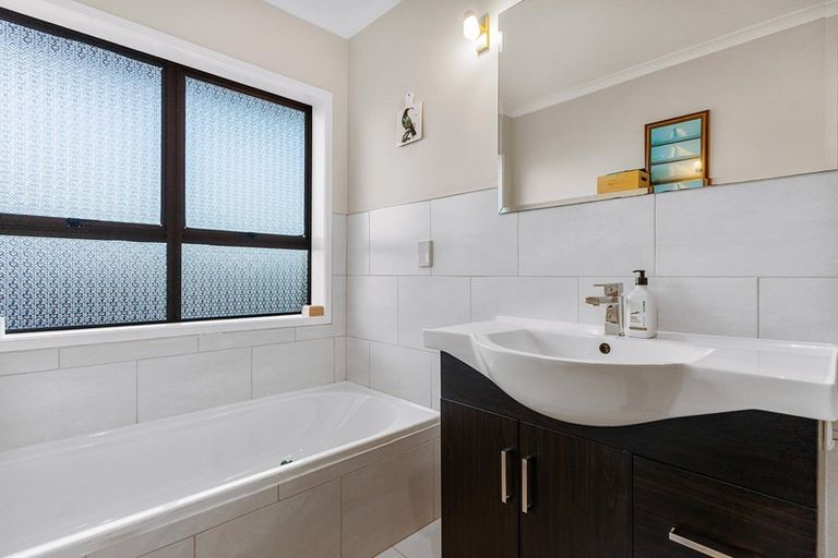 Photo of property in 19b Pine Road, Orewa, 0931