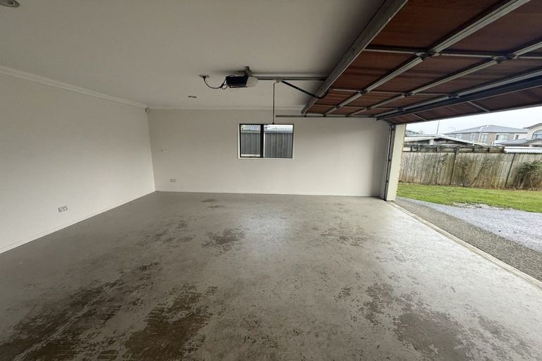 Photo of property in 30 Kestev Drive, Flat Bush, Auckland, 2016