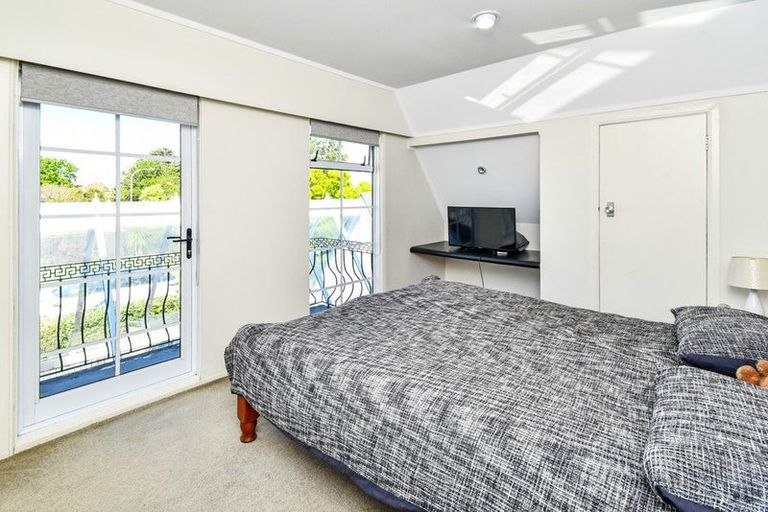 Photo of property in 6 Oakland Avenue, Papatoetoe, Auckland, 2025
