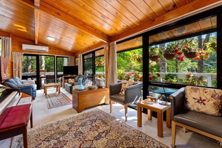 Photo of property in 89 Brick Bay Drive, Sandspit, Warkworth, 0982