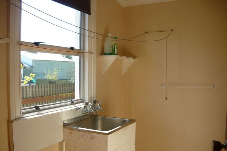 Photo of property in 15 Rhodes Street, Waimate, 7924