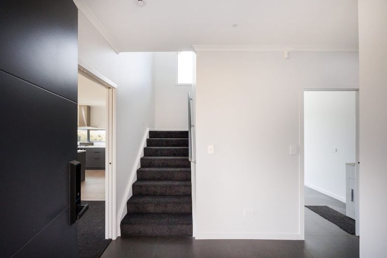 Photo of property in 54 Sardinia Grove, Fitzherbert, Palmerston North, 4410