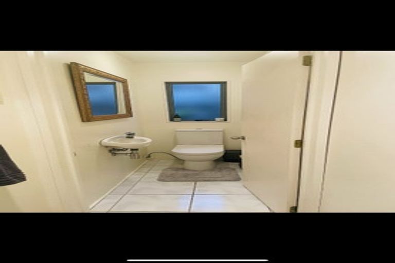 Photo of property in 90 Godley Road, Green Bay, Auckland, 0604