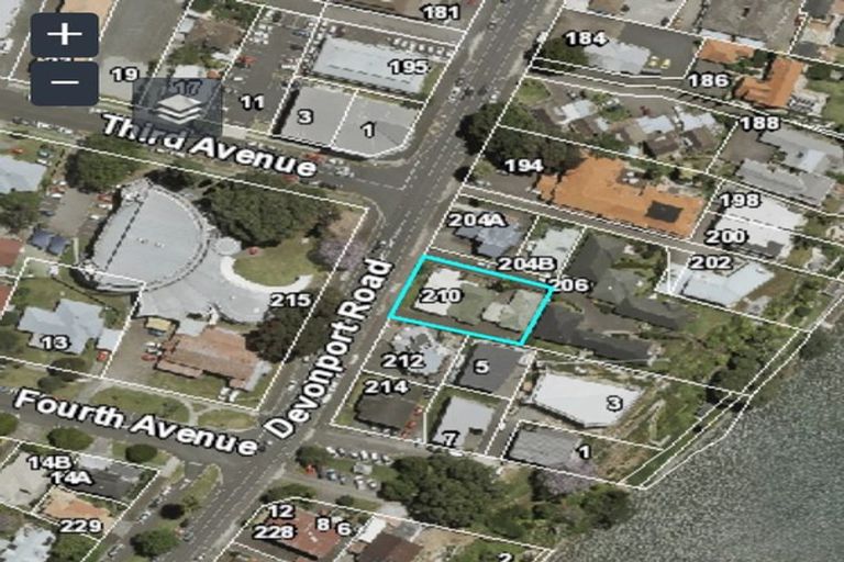 Photo of property in 3/210 Devonport Road, Tauranga, 3110