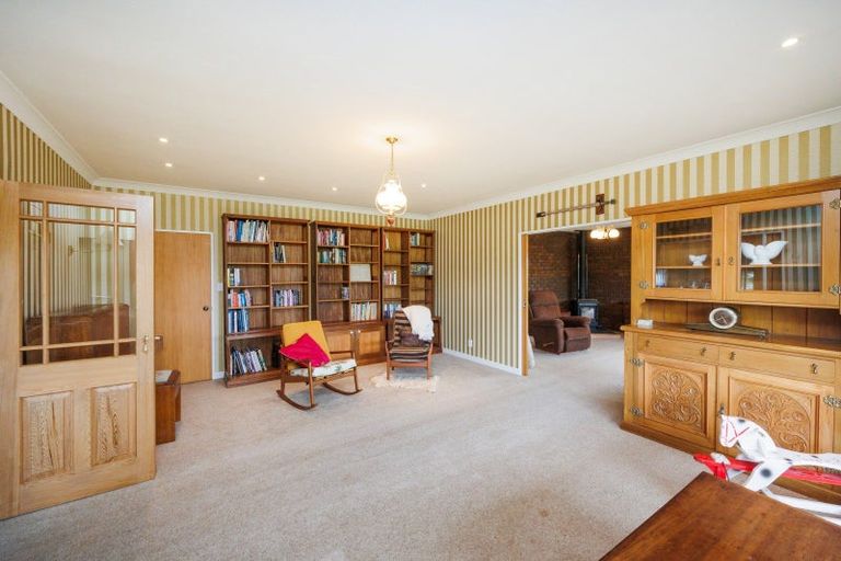 Photo of property in 124 Pahiatua Aokautere Road, Aokautere, Palmerston North, 4471