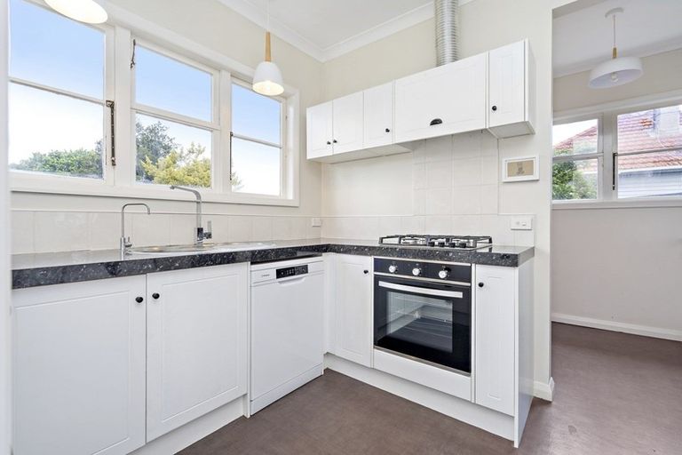 Photo of property in 77 Jellicoe Drive, Hamilton East, Hamilton, 3216