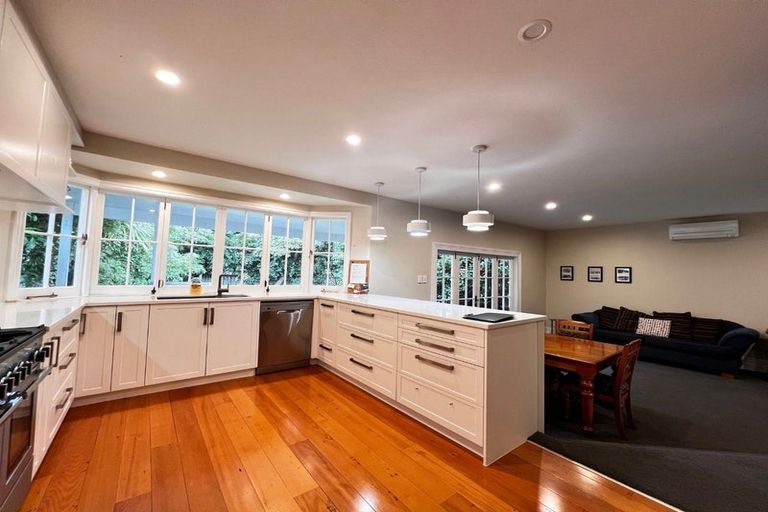 Photo of property in 25 Shoal Bay Road, Devonport, Auckland, 0624