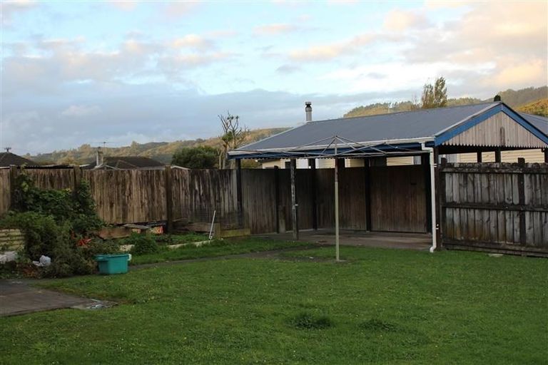Photo of property in 11 Wainhouse Street, Stokes Valley, Lower Hutt, 5019