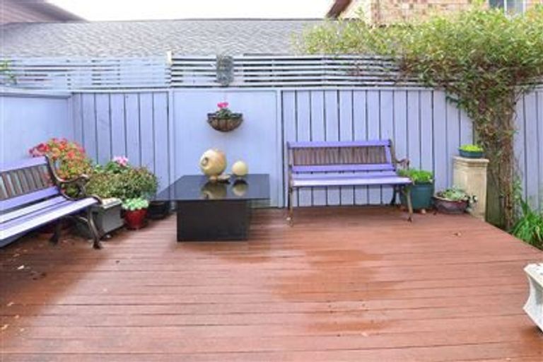 Photo of property in 2/32 Riverside Road, Orewa, 0931